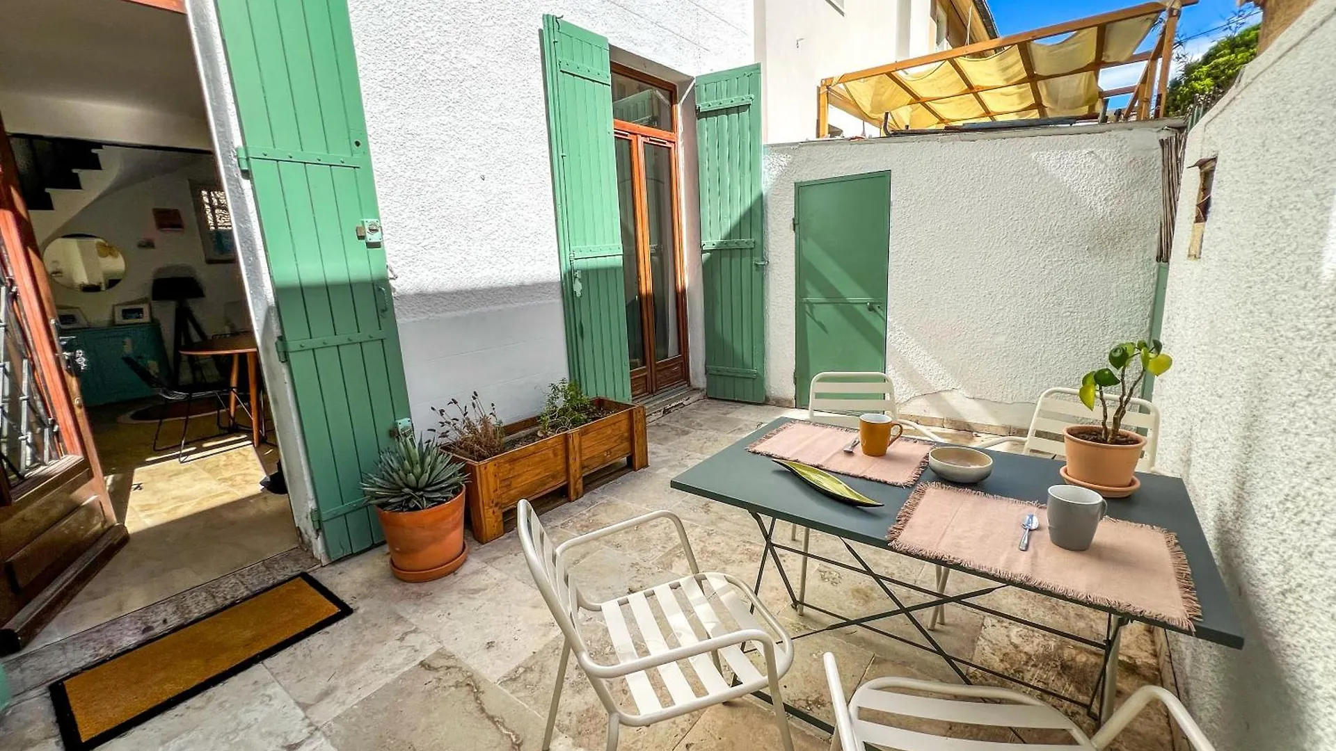 Ac - Private Parking - Close To The Ramparts Avignon 0*,  France