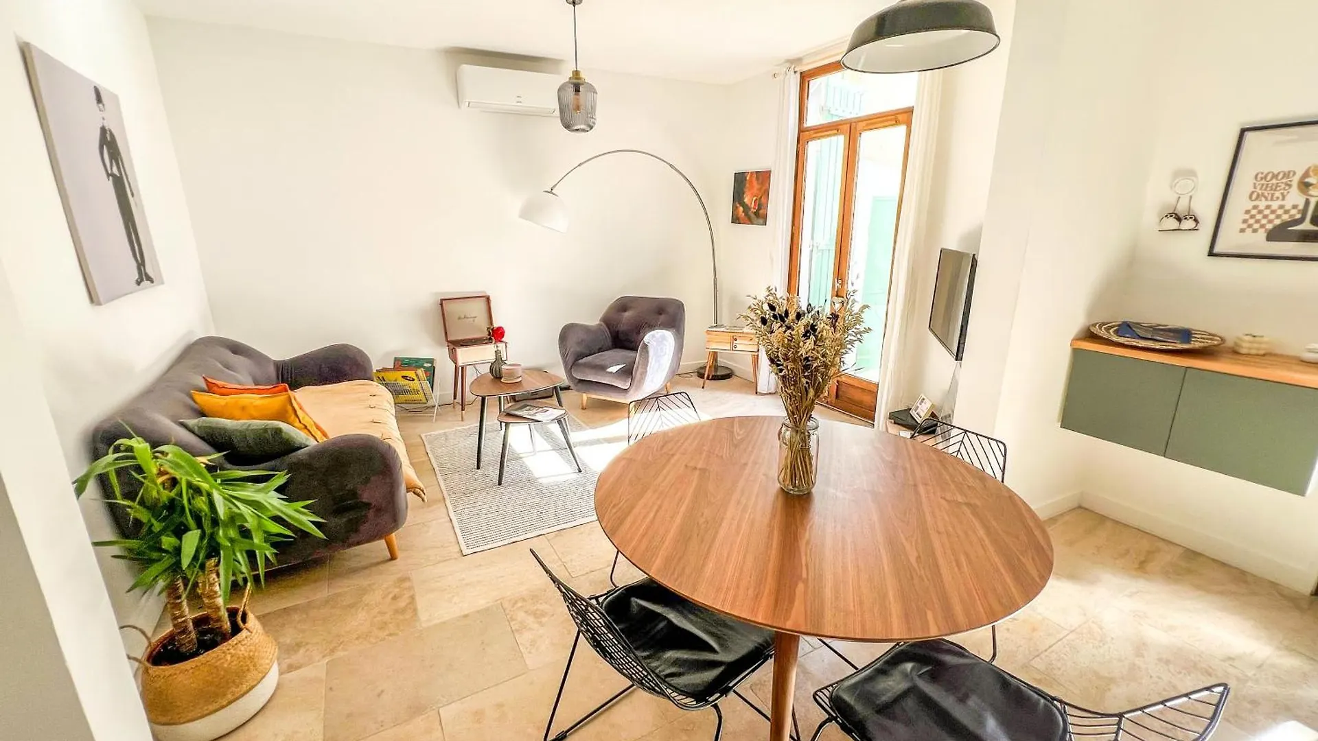 Ac - Private Parking - Close To The Ramparts Avignon 0*,  France
