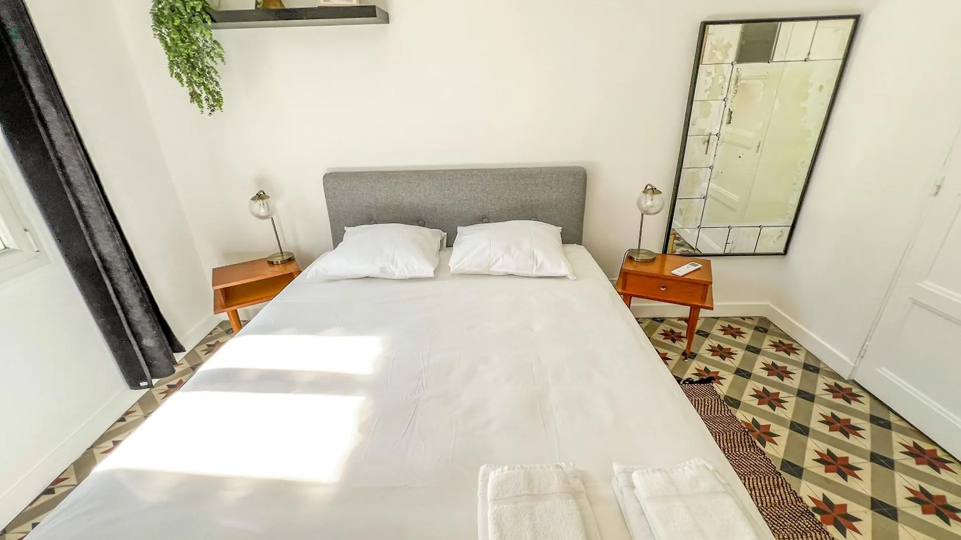 Ac - Private Parking - Close To The Ramparts Avignon France