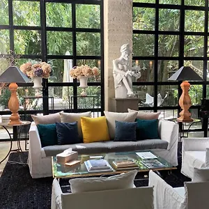  Hébergement de vacances Le Complot : Maison Privée En Plein Coeur D'avignon