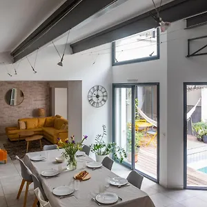  Hébergement de vacances Centre, Maison Avec Piscine